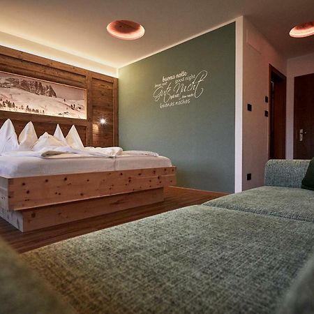 Hotel Garni Savoy Castelrotto Exterior foto