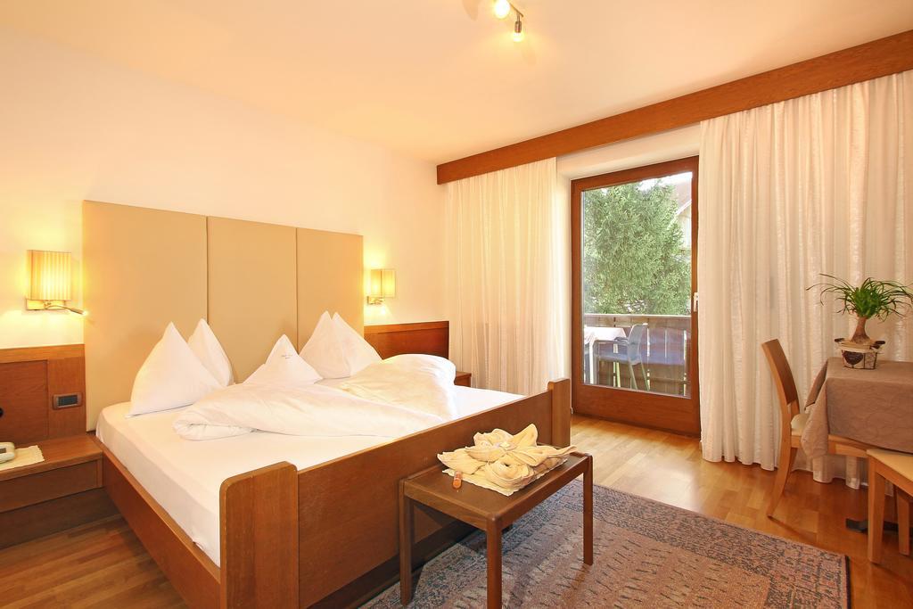 Hotel Garni Savoy Castelrotto Quarto foto